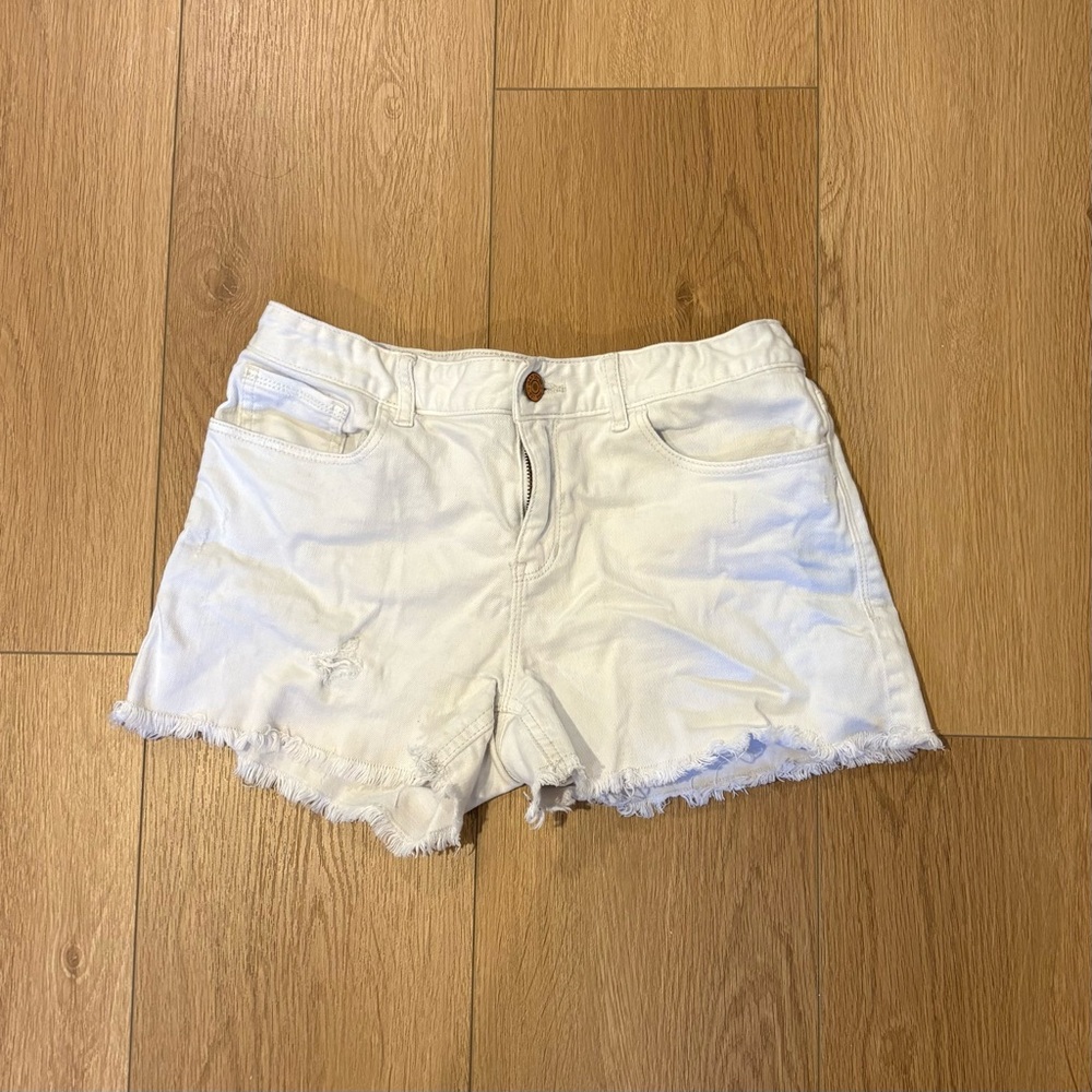 SUMMER CLOSE OUT! GAP White Frayed Hem Distressed Shortie Jean Shorts. Size: 16.